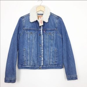 NWT Levi’s Sherpa lined Jean jacket